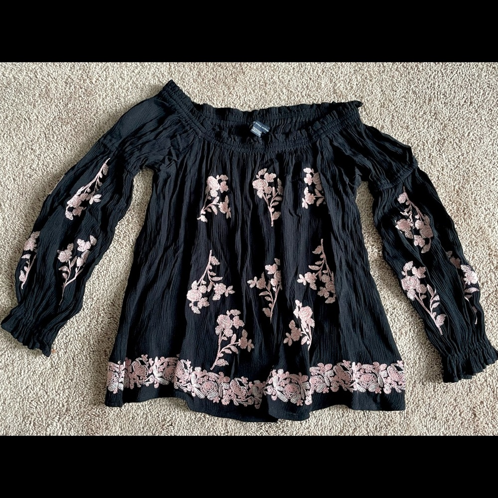 American Eagle Floral Off The Shoulder Blouse